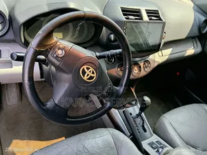 Toyota RAV4 2018 Noir