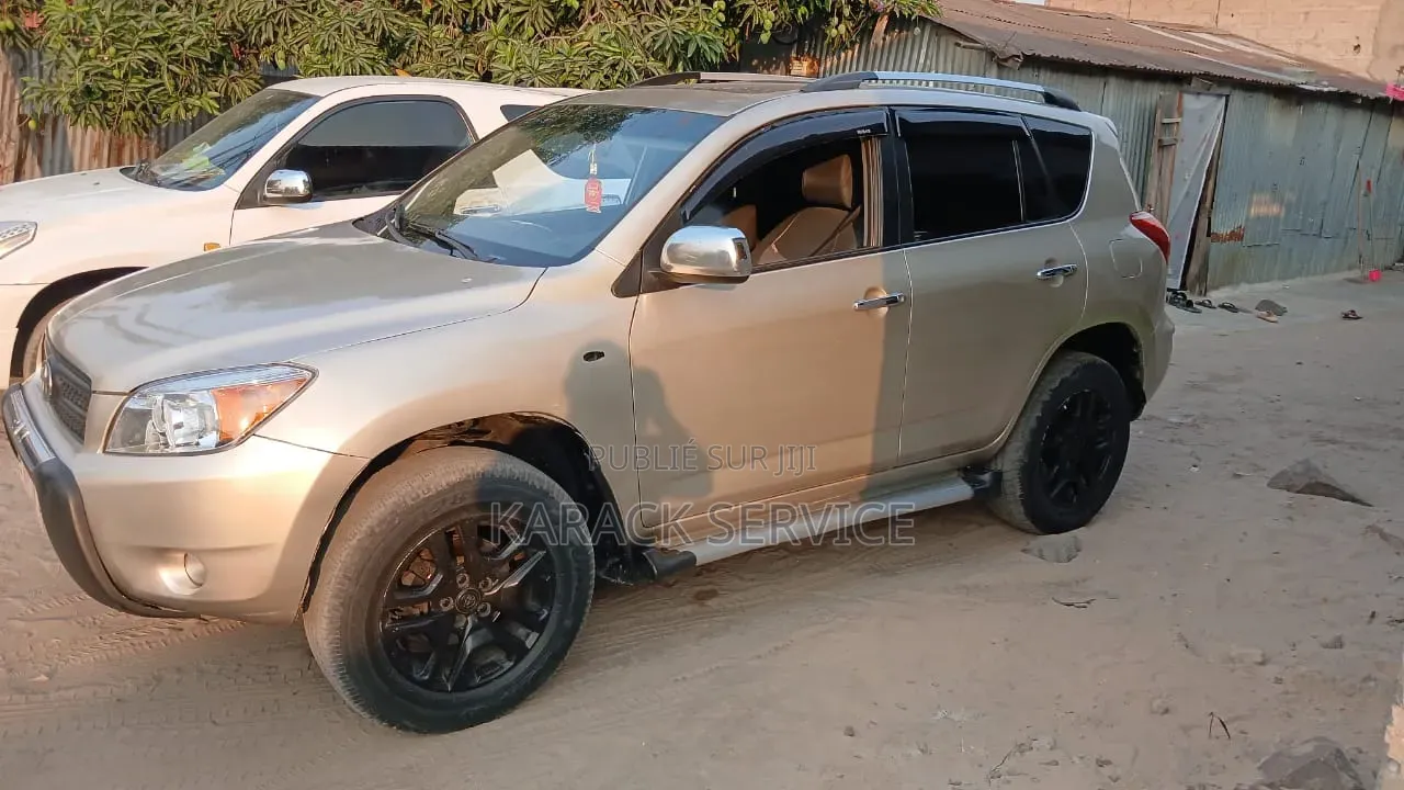 Toyota RAV4 2017 Jaune
