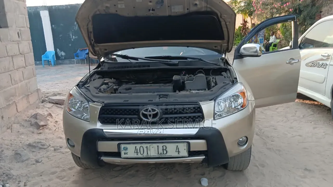 Toyota RAV4 2017 Jaune