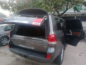 Toyota Land Cruiser 2018 Noir