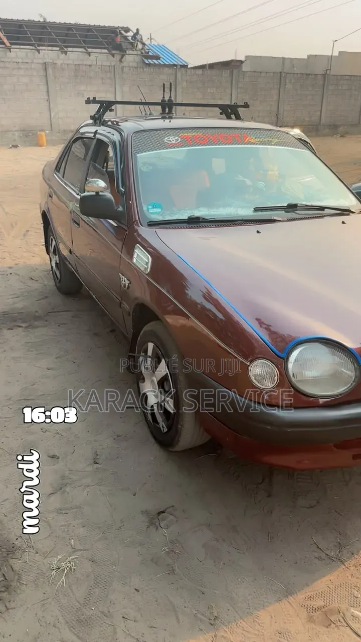Toyota Corolla 2016 Marron