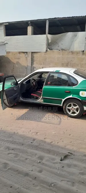 Toyota Corolla 2017 Vert