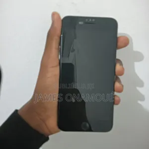 Nouveau Apple iPhone 7 Plus 128 GB Noir