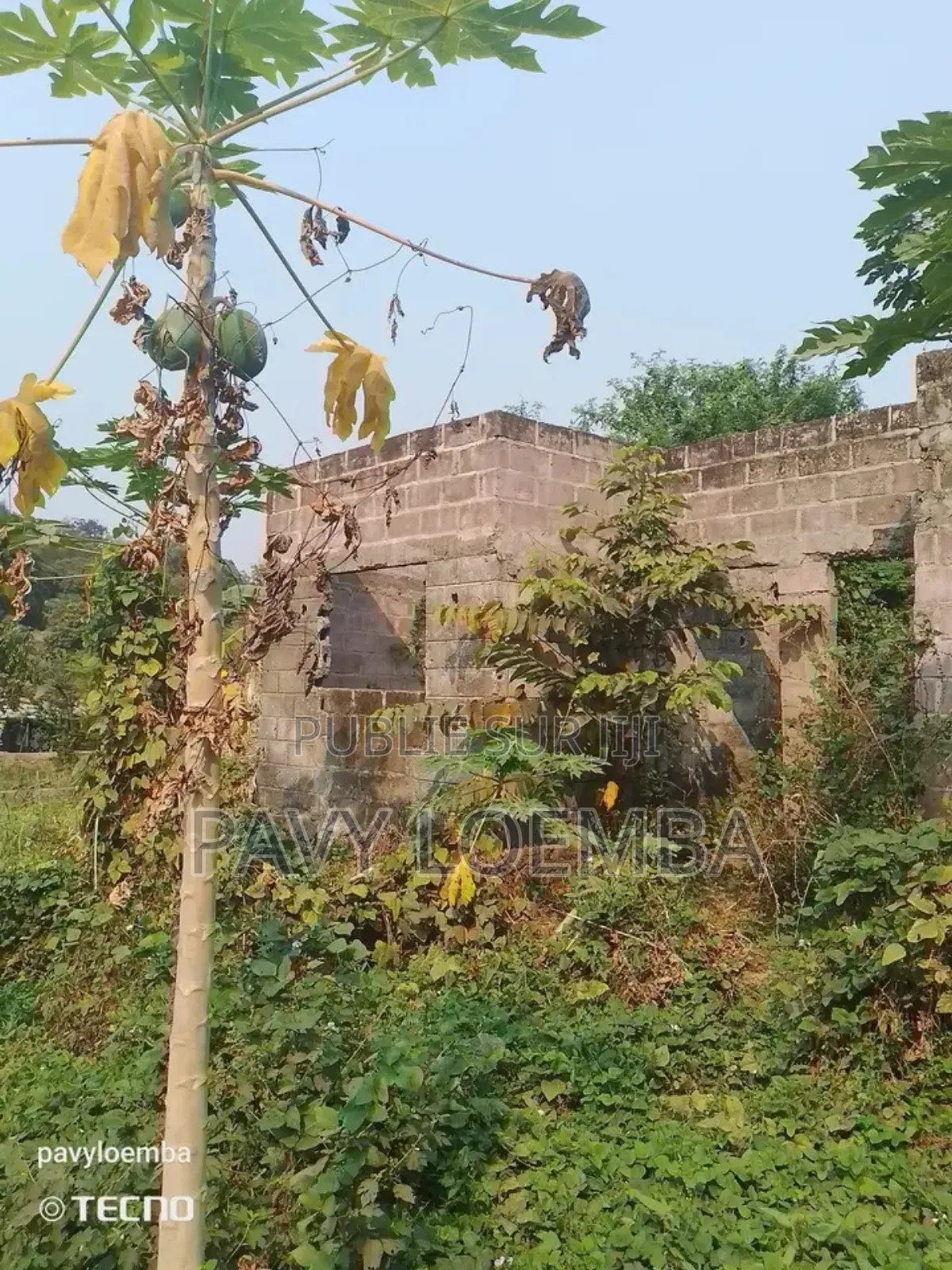 Parcelle Avec Maison Inachevé À Vendre