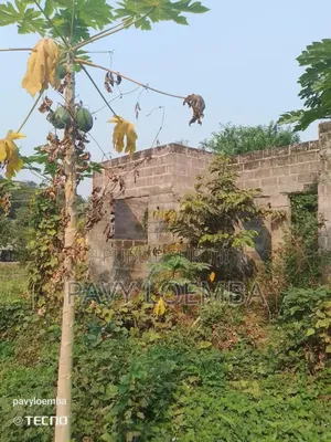 Parcelle Avec Maison Inachevé À Vendre