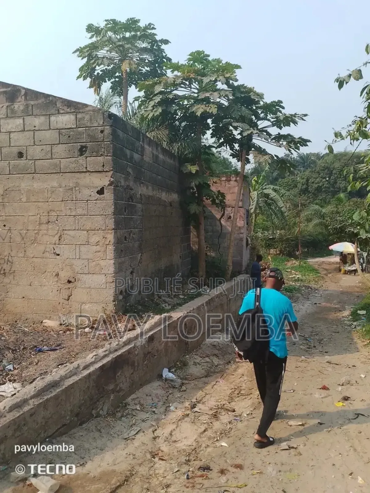 Parcelle Avec Maison Inachevé À Vendre