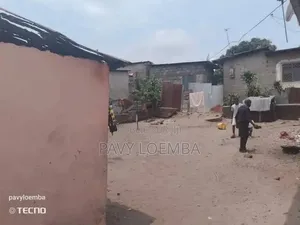 Terrain Vide À Vendre