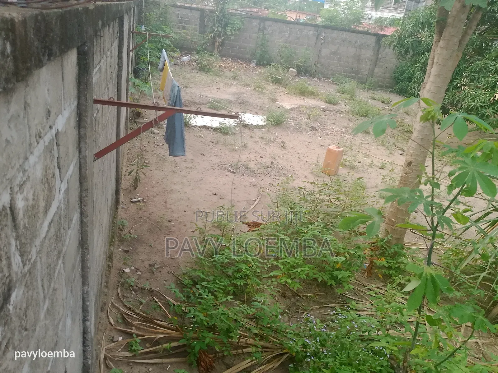 Terrain Vide À Vendre Clôturer