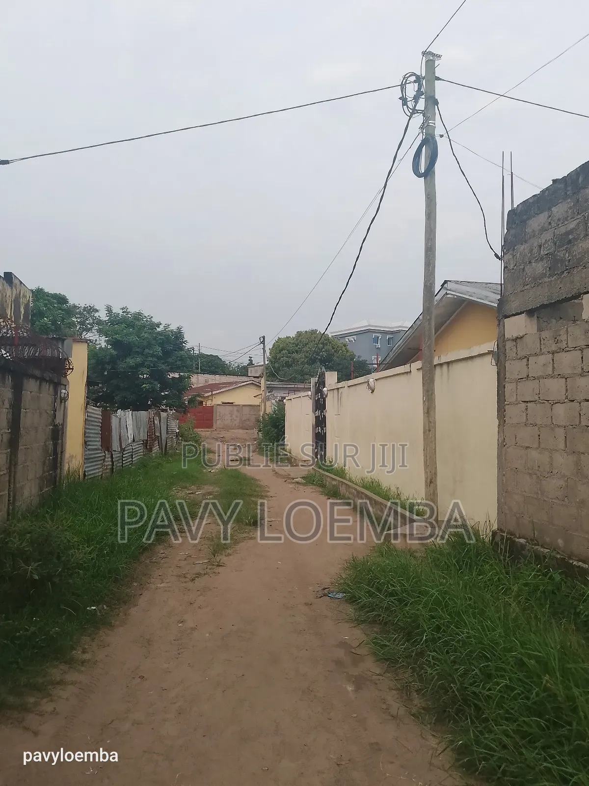 Terrain Vide À Vendre Clôturer