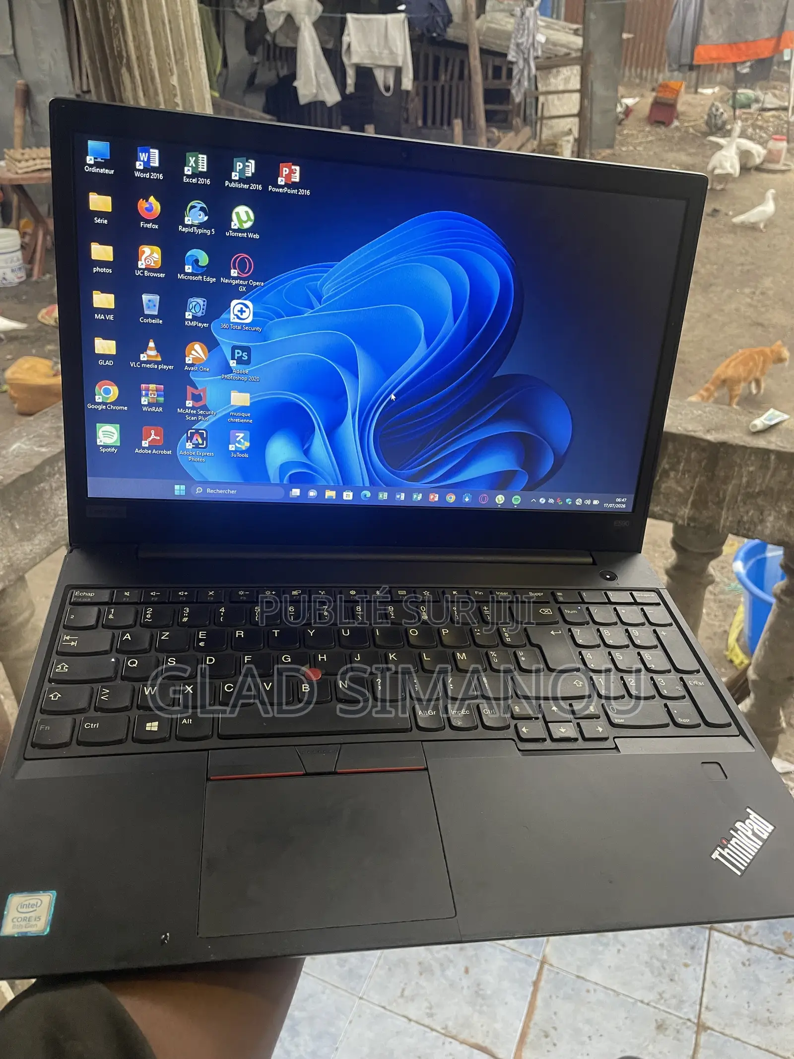 Ordinateur portable Lenovo Chromebook C330 8GB Intel Core i5 SSD 500GB