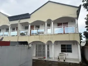 3chbre Appartement dans Loandjili à Vendre