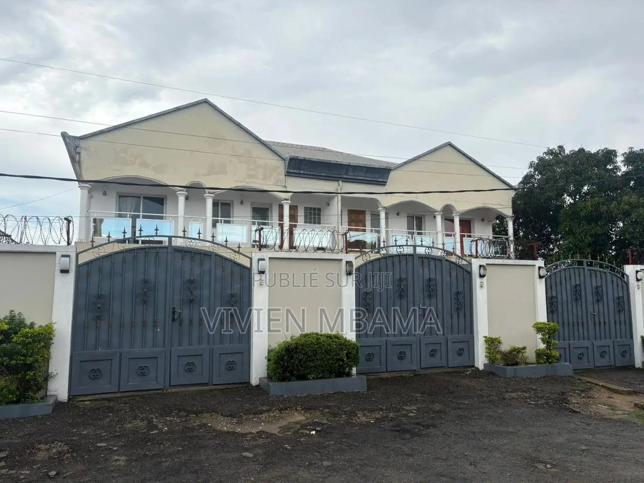 3chbre Appartement dans Loandjili à Vendre