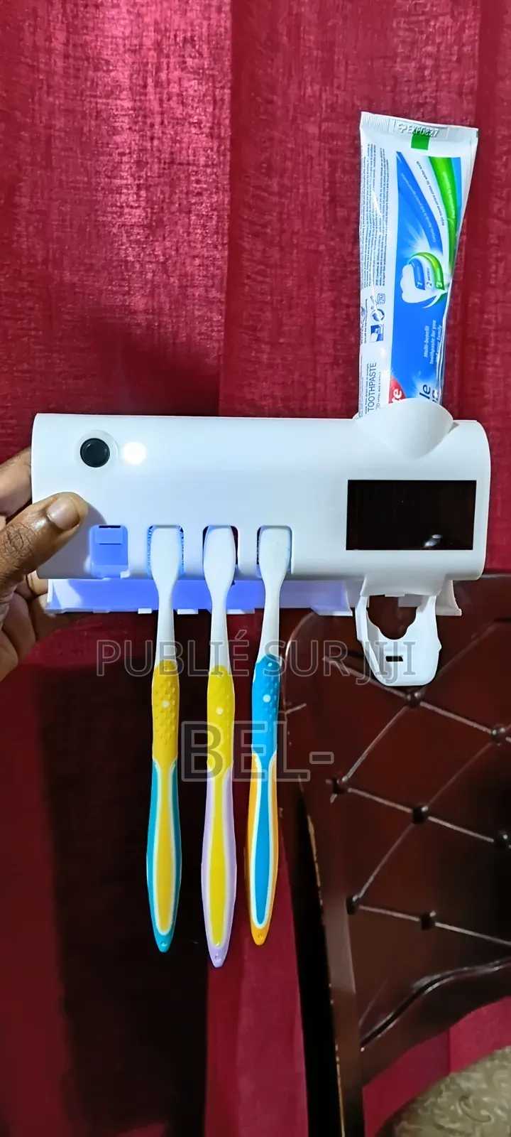 Le Porte-Brosse À Dents Stérilisateur UV Et Distributeur Automatique