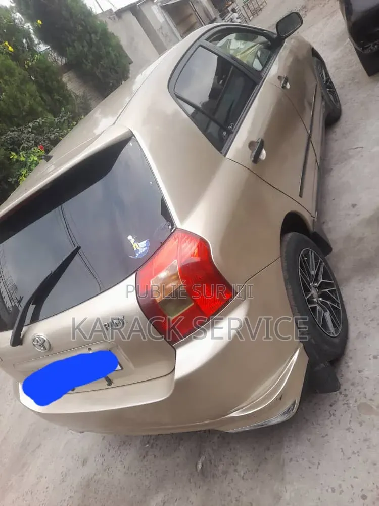 Toyota Corolla 2016 Jaune