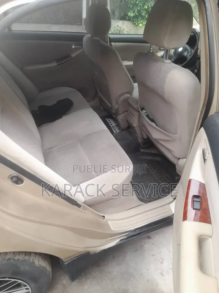Toyota Corolla 2016 Jaune