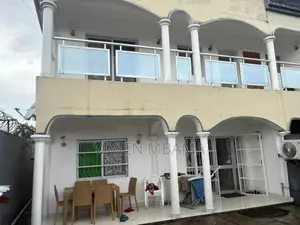 3chbre Appartement dans Loandjili à Vendre