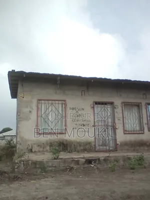 2chbre Maison dans Polete Immobilier, Ngoyo à Louer