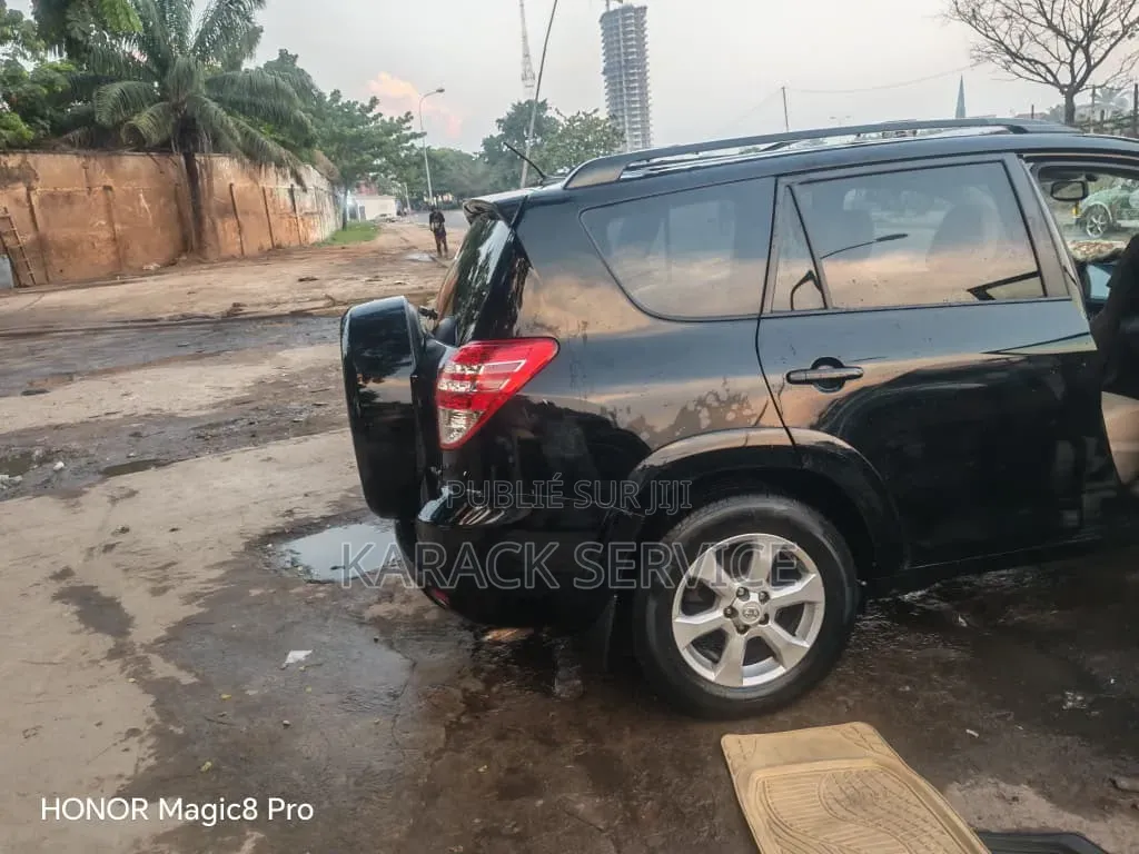 Toyota RAV4 2015 Noir