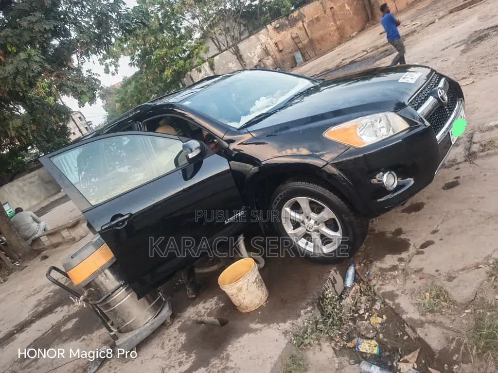 Toyota RAV4 2015 Noir