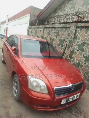 Toyota Avensis 2015 Rouge