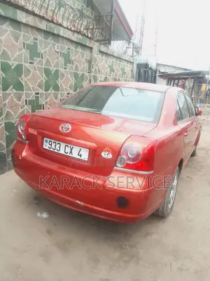 Toyota Avensis 2015 Rouge