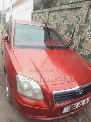 Toyota Avensis 2015 Rouge