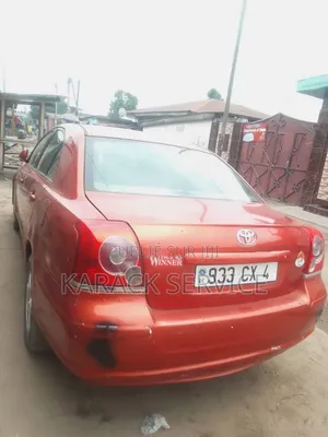Toyota Avensis 2015 Rouge