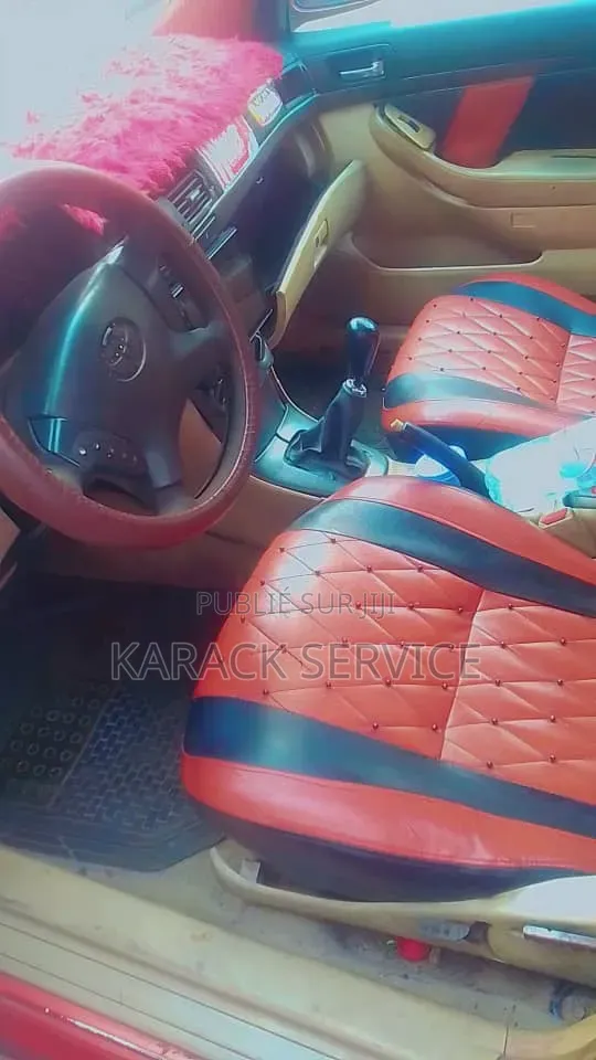 Toyota Avensis 2015 Rouge