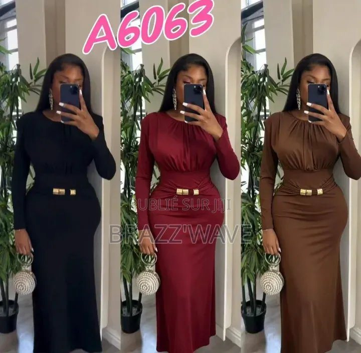 Robe Longue Moulante Taille Cintrée Boucle Dorée