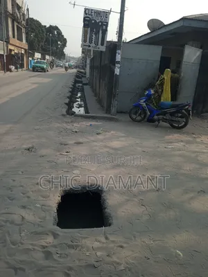 4chbre Maison dans Parcelle 400M², Poto-Poto à Vendre