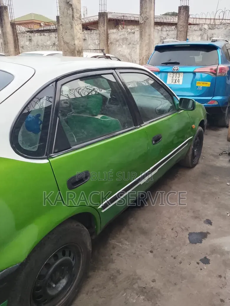 Toyota Corolla 2015 Vert