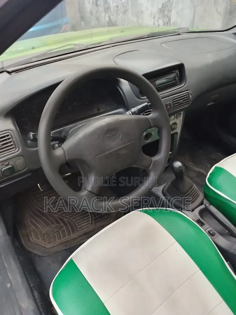 Toyota Corolla 2015 Vert