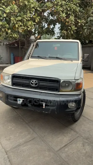 Toyota Land Cruiser 2018 Blanc