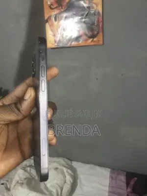 Nouveau Apple iPhone 12 64 GB Noir