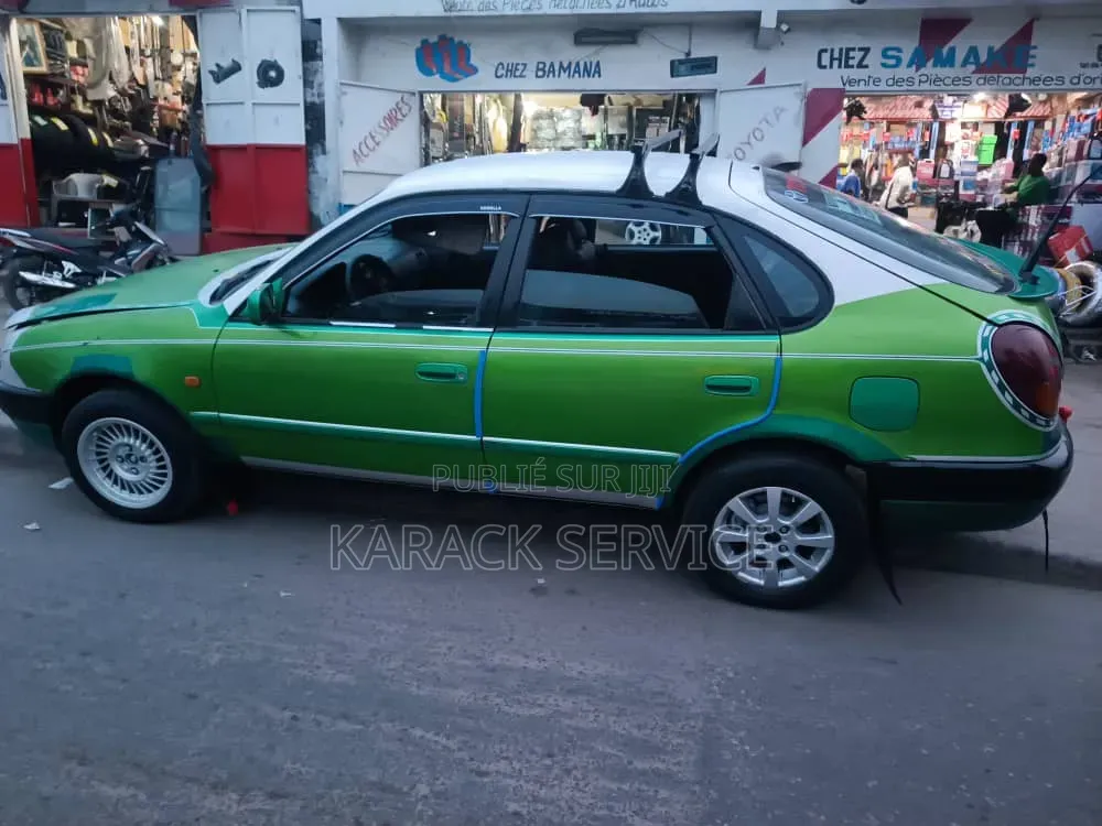 Toyota Corolla 2016 Vert