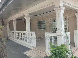 Parcelle a Vendre Quartier Loandjili Faubourg