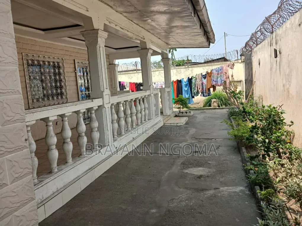 Parcelle a Vendre Quartier Loandjili Faubourg