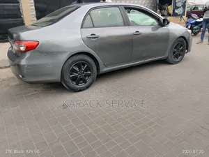 Toyota Corolla 2016 Gris