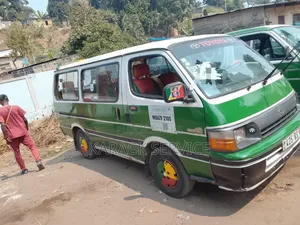 Toyota HiAce 2016 Vert