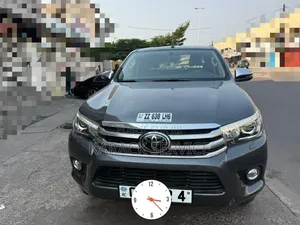 Toyota Hilux 2016 Gris