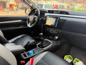 Toyota Hilux 2016 Gris