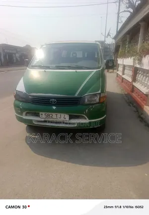 Toyota HiAce 2017 Vert