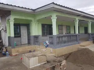 4chbre Appartement dans Mongo-Mpoukou à Vendre