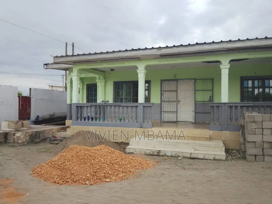 4chbre Appartement dans Mongo-Mpoukou à Vendre