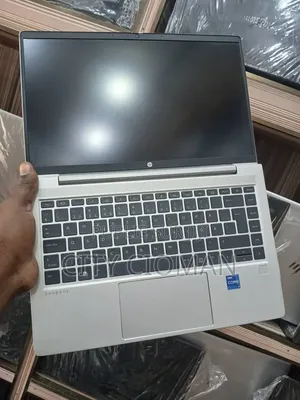 Nouveau HP ProBook 440 G8 16GB Intel Core i7 SSD 512GB