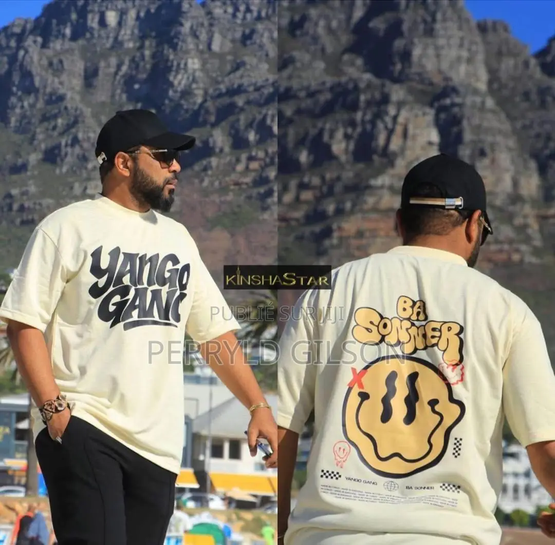 Des T-Shirt Et Ensemble Disponible