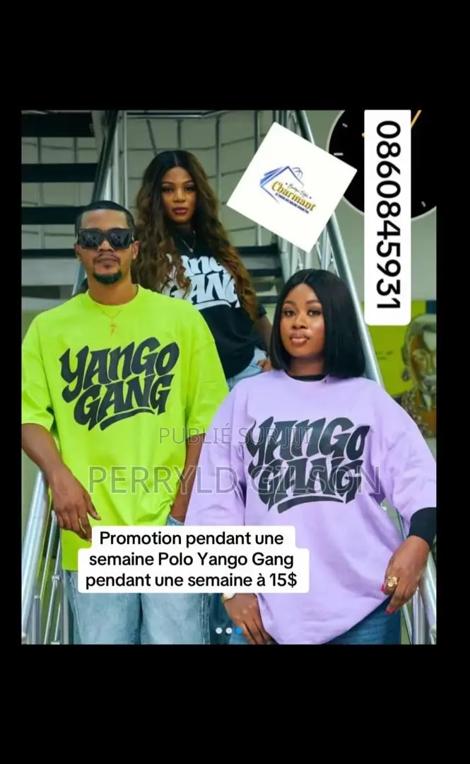 Des T-Shirt Et Ensemble Disponible