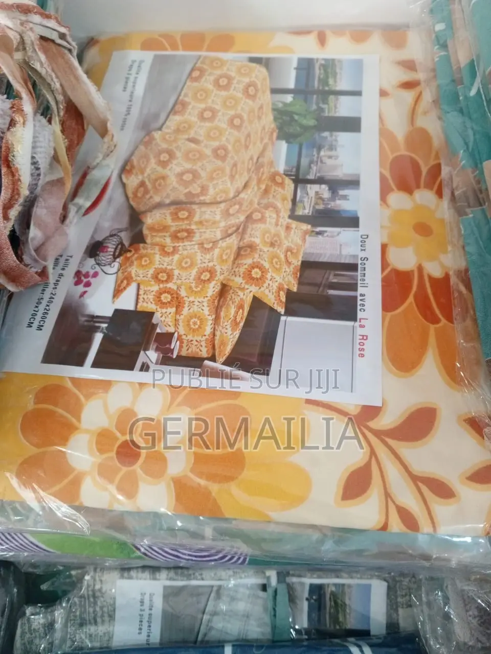 Ristourne De Draps Avec Rideaux Et Sans Rideaux