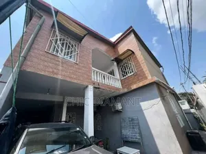 Furnished 7chbre Villa dans Villa De 400M² - à Vendre