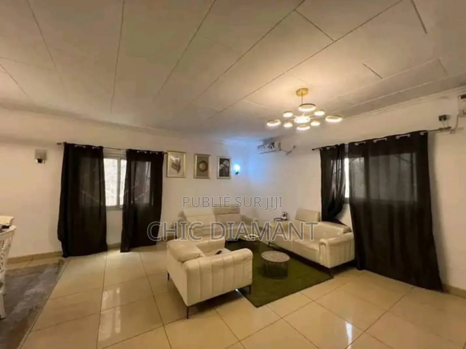 Furnished 7chbre Villa dans Villa De 400M² - à Vendre